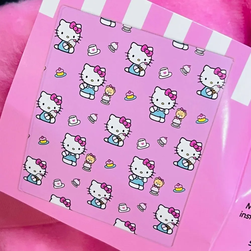 Hello Kitty Throw - Picture 4 of 4